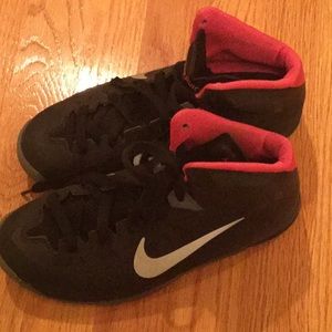 Girl’s Nike Basketball Sneakers 4.5